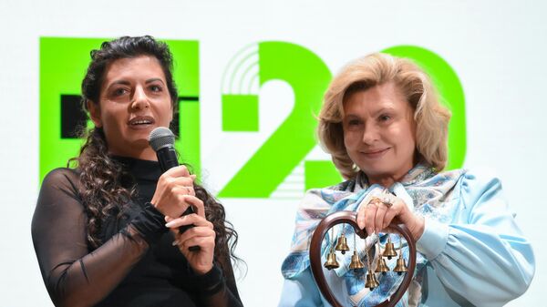 Маскалькова ўручыла Сіманьян узнагароду Упаўнаважанага за абарону праў чалавека - Sputnik Беларусь