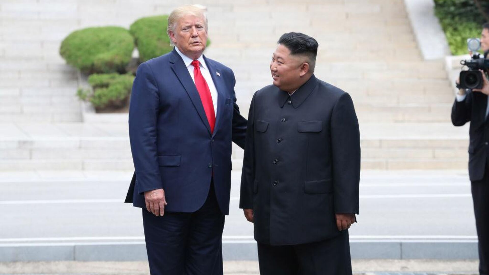 CNN: в Вашингтоне обсуждают возможную встречу Трампа с Ким Чен Ыном
