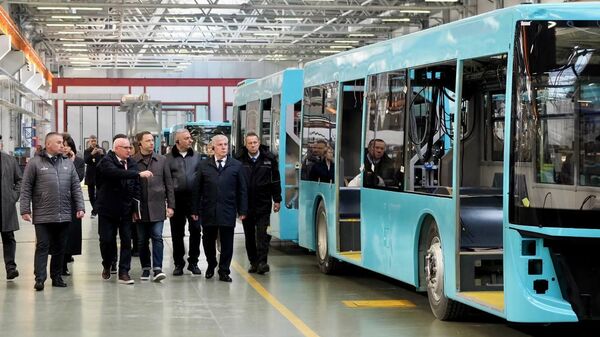 Мэр Сочи Андрей Прошунин на заводе МАЗ - Sputnik Беларусь