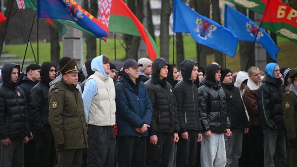 У Мінску праводзілі ў армію першых прызыўнікоў – фота - Sputnik Беларусь