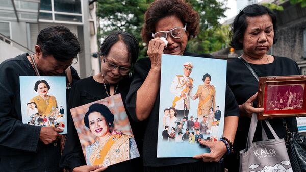 Скорбящие жители Таиланда - Sputnik Беларусь