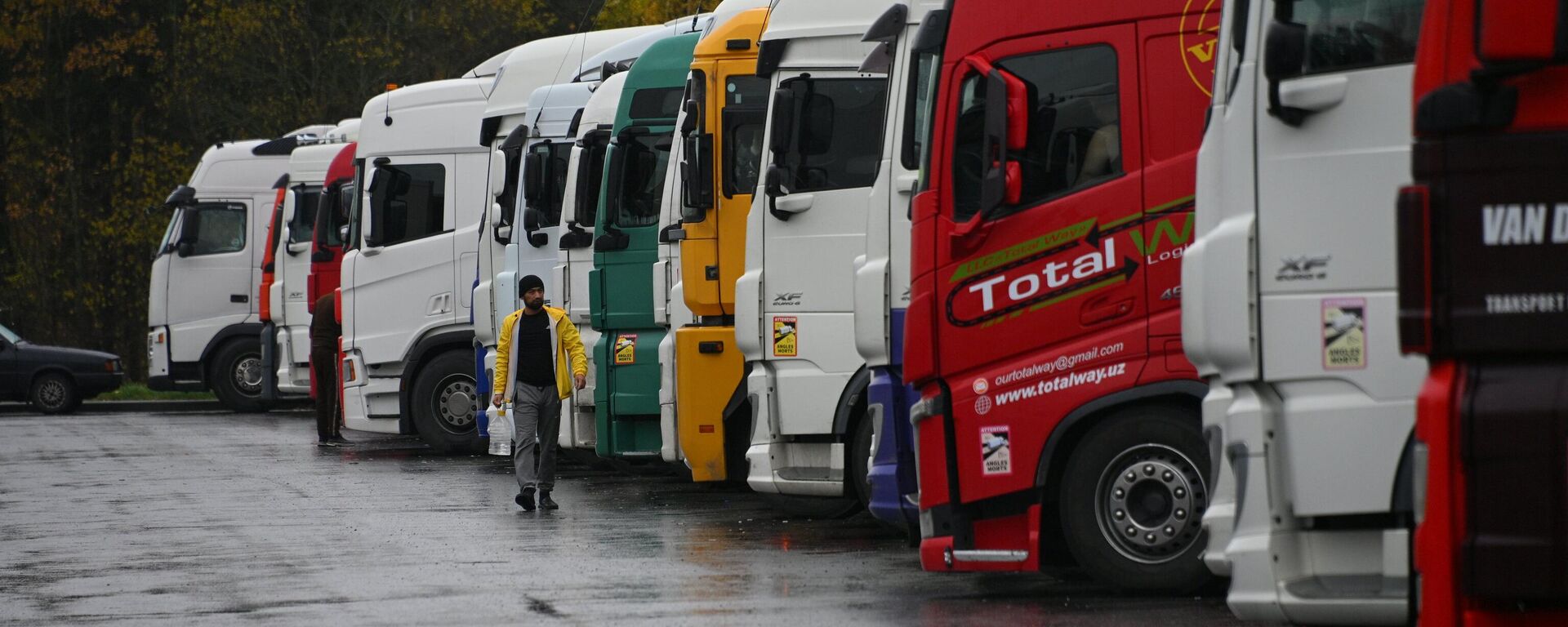 Фуры каля ПП Каменны Лог - Sputnik Беларусь, 1920, 14.11.2025