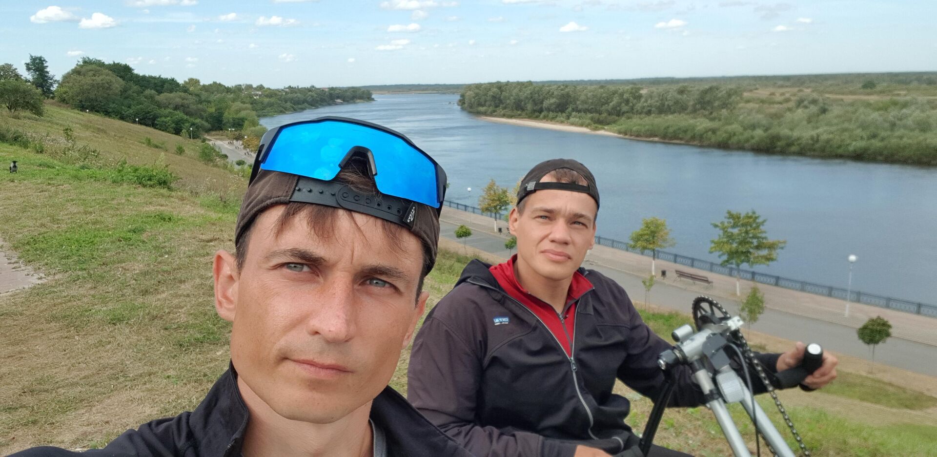 Друзья-путешественники - Sputnik Беларусь, 1920, 27.10.2025