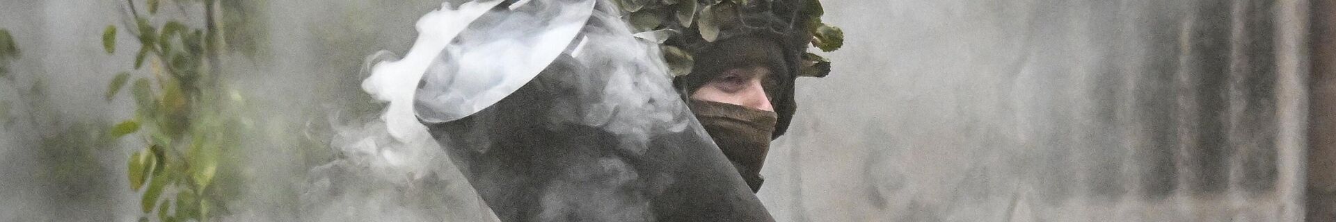 Боевая работа расчета пушки 2С5 Гиацинт-С в зоне СВО Боевая работа расчета пушки 2С5 Гиацинт-С в зоне СВО - Sputnik Беларусь, 1920