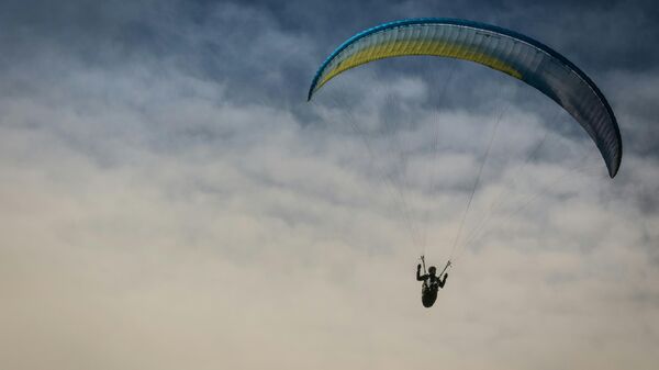 Парапланерист, архивное фото - Sputnik Беларусь
