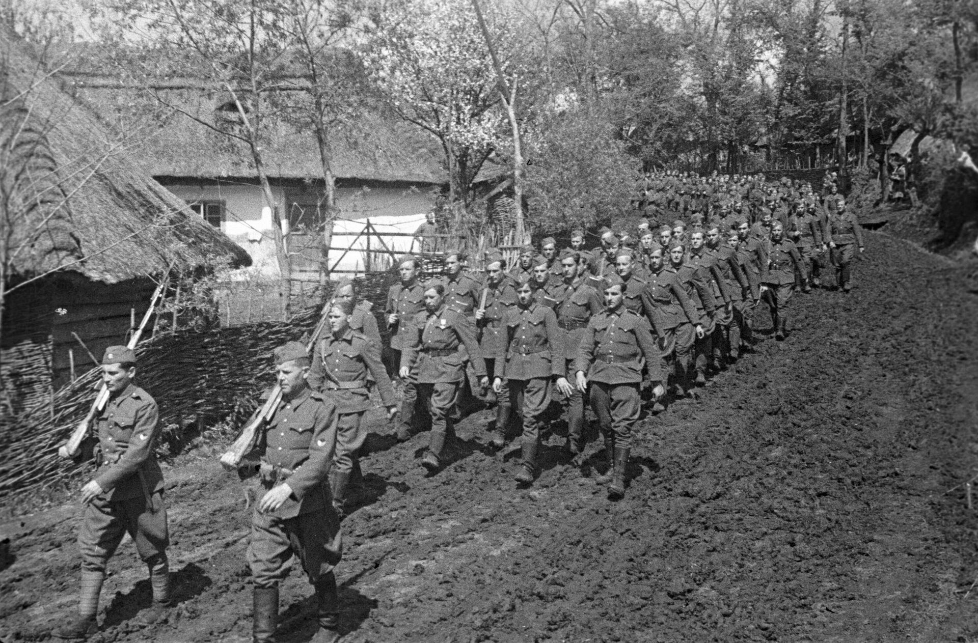 Бойцы-чехословаки, воевавшие на стороне Красной Армии Бойцы-чехословаки, воевавшие на стороне Красной Армии - Sputnik Беларусь, 1920, 30.10.2025