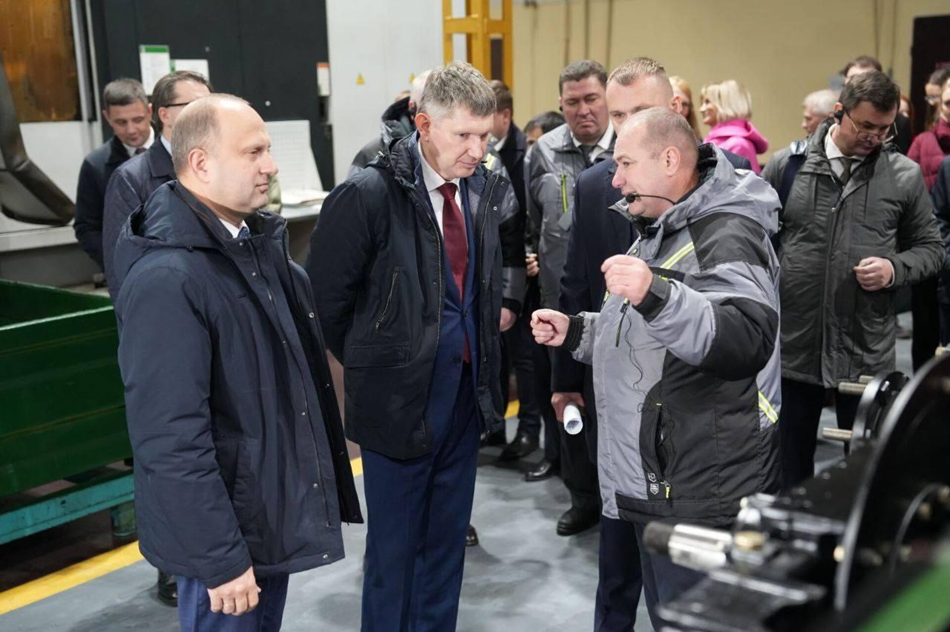 Министр экономического развития России Максим Решетников в ходе совместного заседания коллегий Минэкономразвития России и Минэкономики Беларуси посетил предприятие Гомсельмаш - Sputnik Беларусь, 1920, 31.10.2025