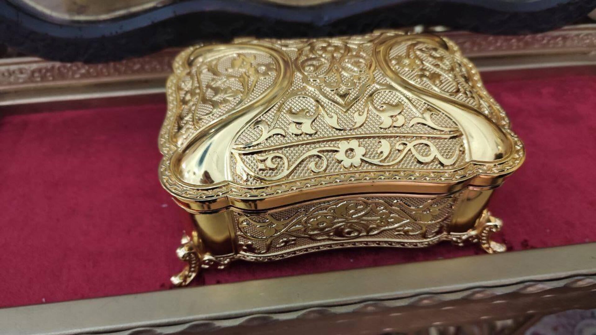 Двое жителей Березино украли из церкви ковчег с мощами святого Спиридона