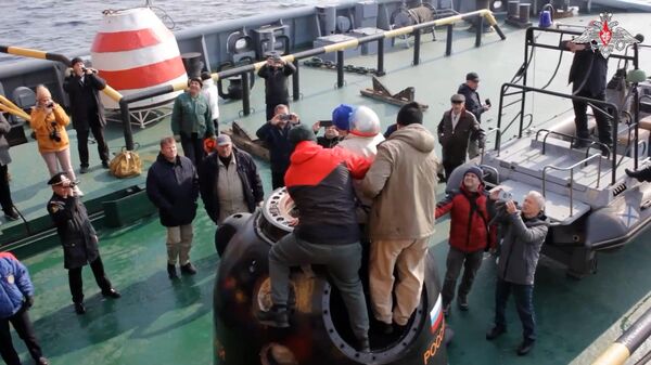 Самолеты, корабли и водолазы: как эвакуируют космонавтов в море (видео) - Sputnik Беларусь