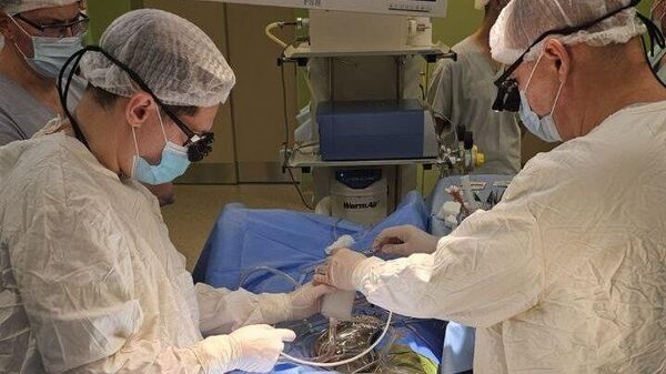 Специалисты МНПЦ хирургии, трансплантологии и гематологии провели сложную кардиохирургическую операцию на сердце - Sputnik Беларусь