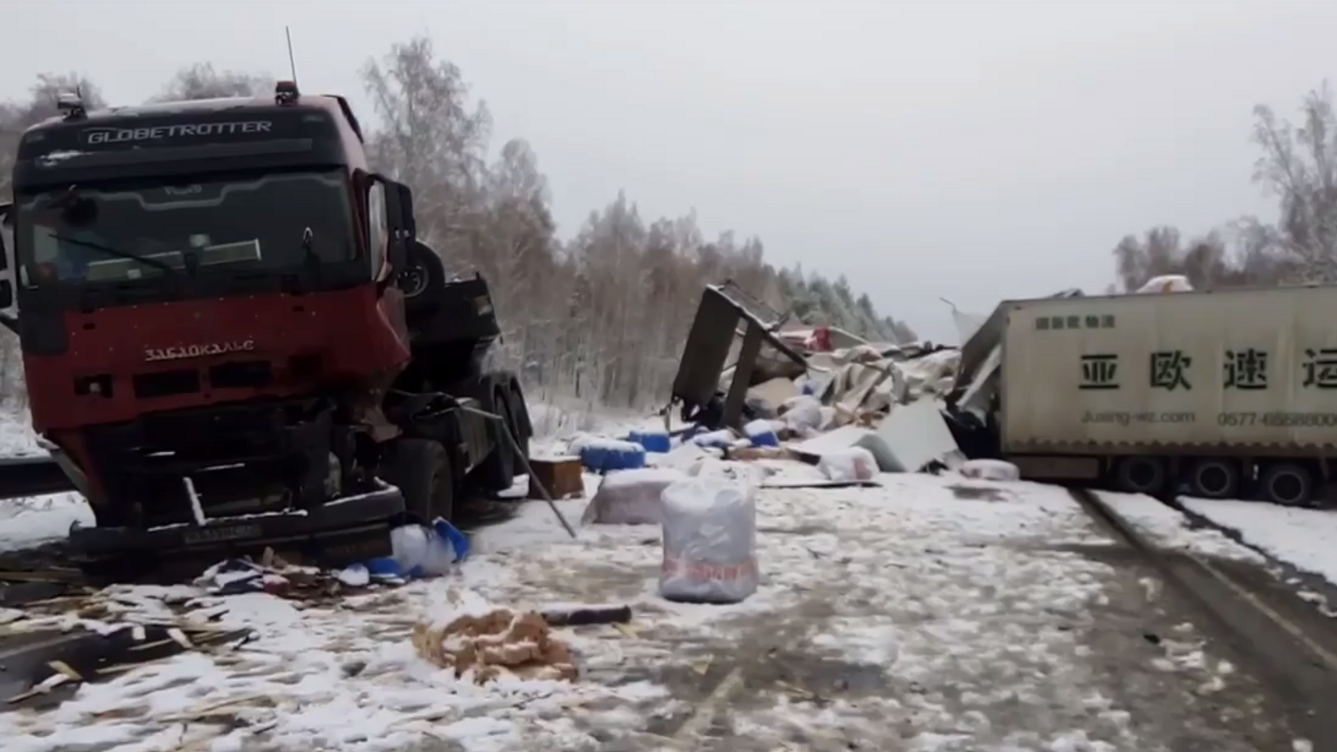 Четыре фуры столкнулись в России: среди погибших и пострадавших есть белорусы