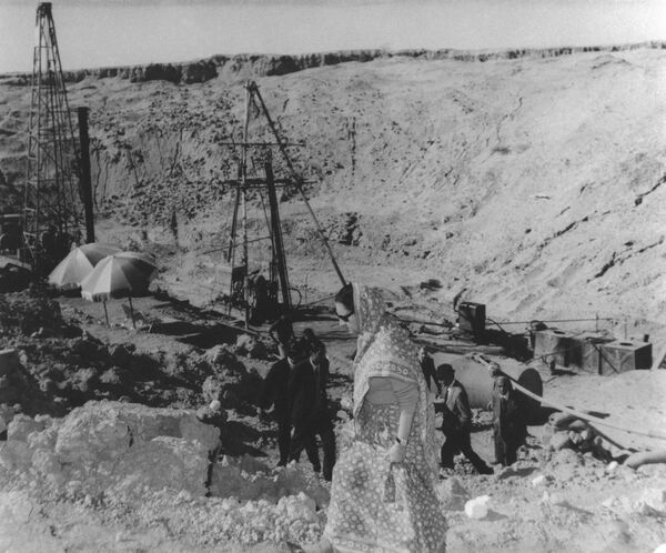 &quot;Мірны ядзерны выбух&quot; на палігоне ў пустыні Тар, штат Раджастан, – так яго назвалі індыйскія ўлады – стаў першым у гісторыі краіны. Выпрабаванні пад назвай &quot;Усмешлівы Буда&quot; прайшлі ў 1974 годзе, іх наведала прэм&#x27;ер-міністр Індыі таго часу Індзіра Гандзі. - Sputnik Беларусь