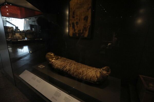 Всего же здесь планируется выставить более 100 тысяч экспонатов со всей страны.