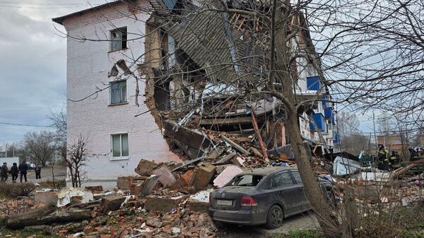 Взрыв бытового газа обрушил часть дома в поселке Куркино в Тульской области - Sputnik Беларусь