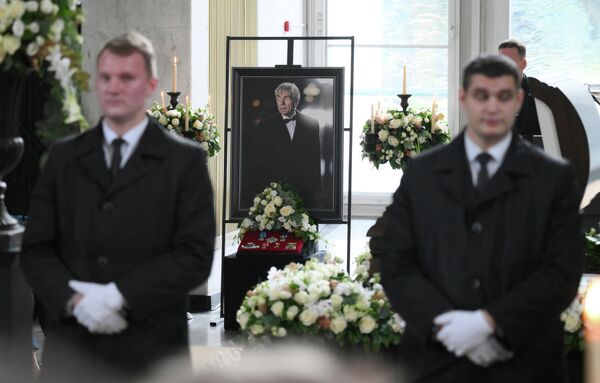 Портрет телеведущего Юрия Николаева на церемонии прощания с ним в Москве - Sputnik Беларусь