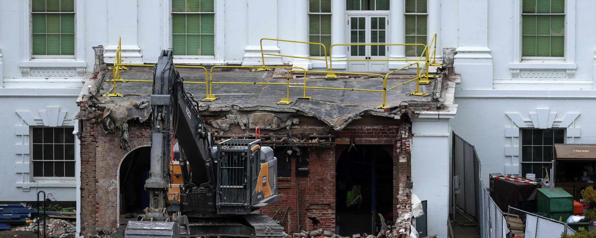 Снос крыла Белого дома