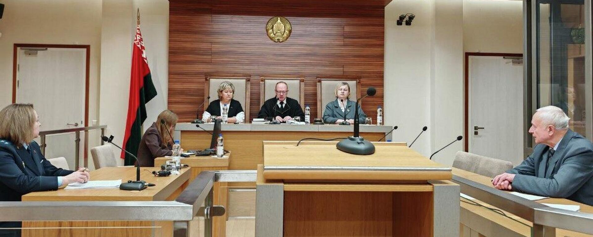 Спрэчкі ў судзе па справе карніка Аляксандра Ярмольчыка - Sputnik Беларусь, 1920, 12.11.2025