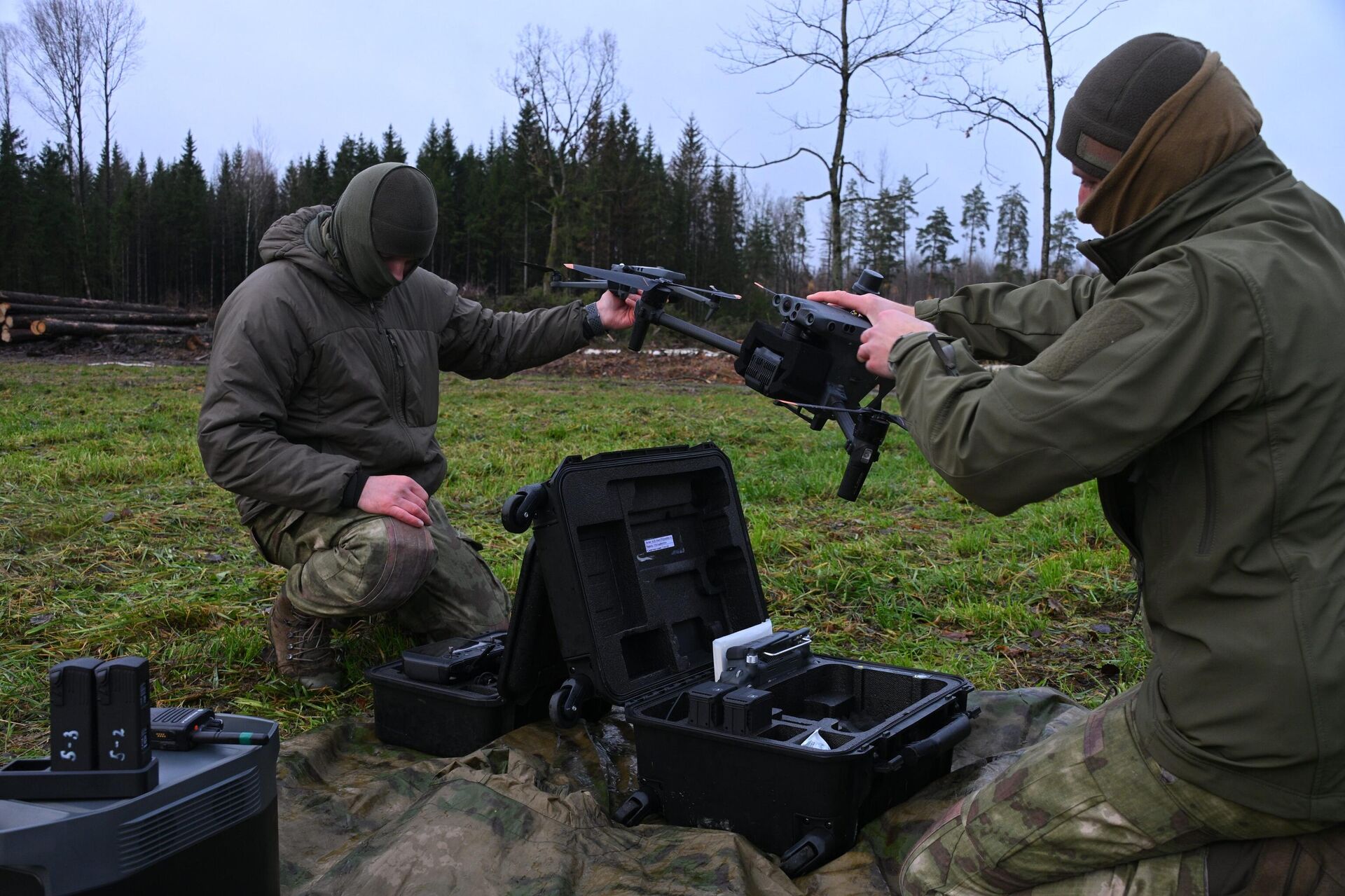 Поисковики с квадрокоптерами