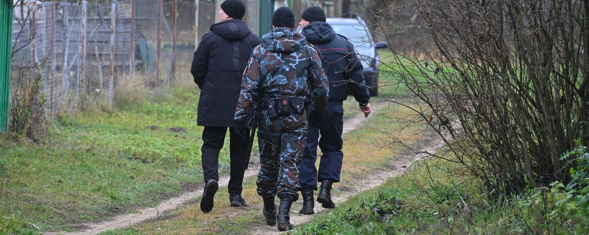 Супрацоўнікі міліцыі падчас пошукаў - Sputnik Беларусь, 1920, 13.11.2025