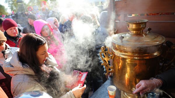 Отдыхающие на фестивале русской кухни - Sputnik Беларусь