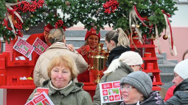 На Плошчы Свабоды ў цэнтры Мінска працуе турыстычны цэнтр Масква - Sputnik Беларусь