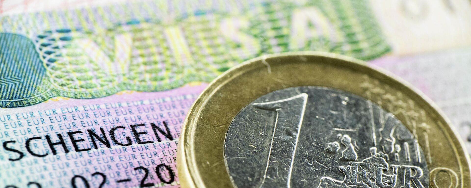 Шэнгенская віза, архіўнае фота - Sputnik Беларусь, 1920, 14.11.2025