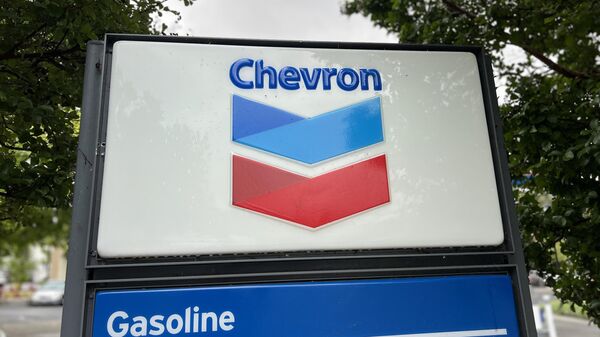 Логотип компании Chevron  - Sputnik Беларусь
