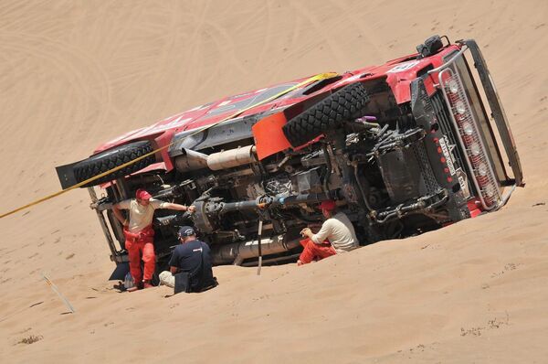 Але ў тым годзе поспех адвярнуўся нават ад &quot;КАМАЗ-МАЙСТАР&quot; (лепшым з расіян стаў Артур Ардавічус, які фінішаваў трэцім), а адзін з МАЗаў сышоў на сёмым этапе з-за тэхнічных праблем. - Sputnik Беларусь