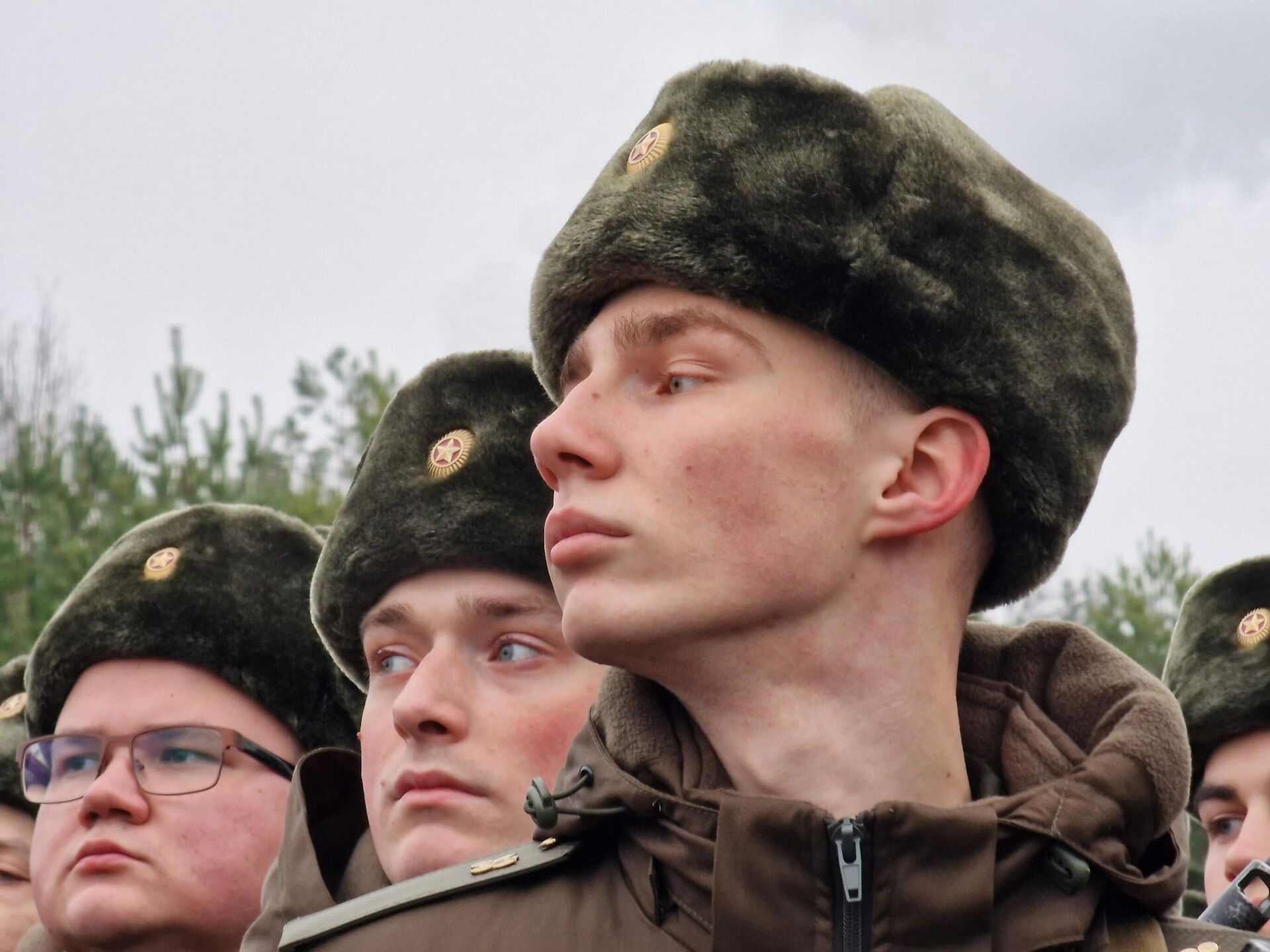 Более двух тысяч новобранцев приняли присягу в Печах (фото)