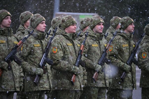 В Полоцком погранотряде новобранцы приняли военную присягу  - Sputnik Беларусь