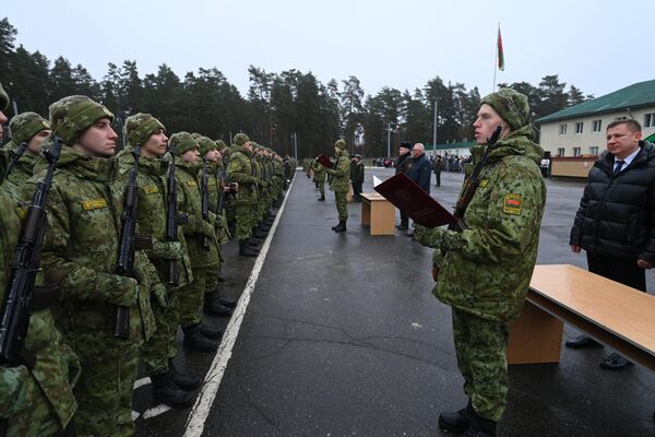 В Полоцком погранотряде новобранцы приняли военную присягу  - Sputnik Беларусь