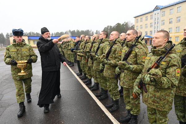 В Полоцком погранотряде новобранцы приняли военную присягу  - Sputnik Беларусь