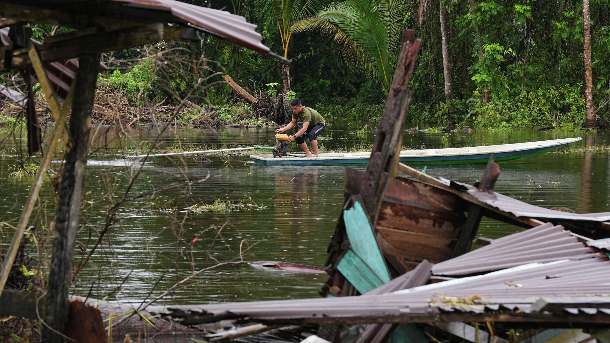 Малайзию накрыли наводнения: уже эвакуированы более 16 тысяч человек