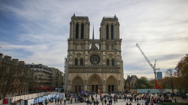 Парижский собор Нотр-Дам - Sputnik Беларусь