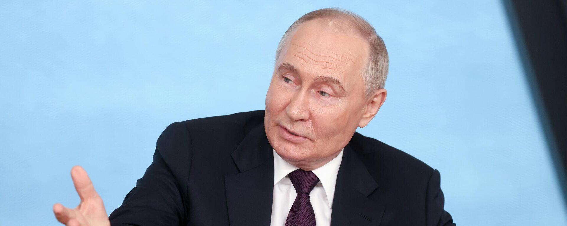 Прэс-канферэнцыя Пуціна па выніках саміту АДКБ у Бішкеку – трансляцыя - Sputnik Беларусь, 1920, 27.11.2025