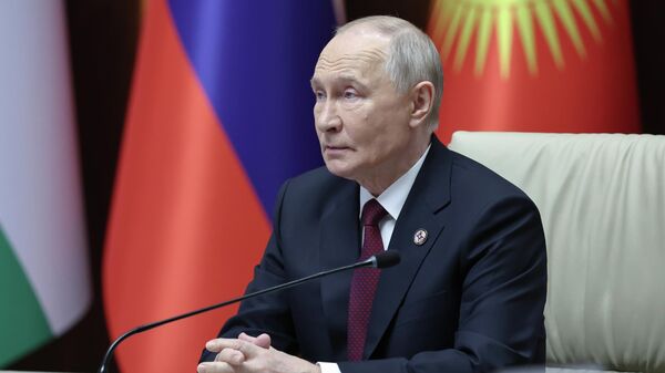 Прэзідэнт Расіі Уладзімір Пуцін на сесіі Савета калектыўнай бяспекі АДКБ у Бішкеку - Sputnik Беларусь