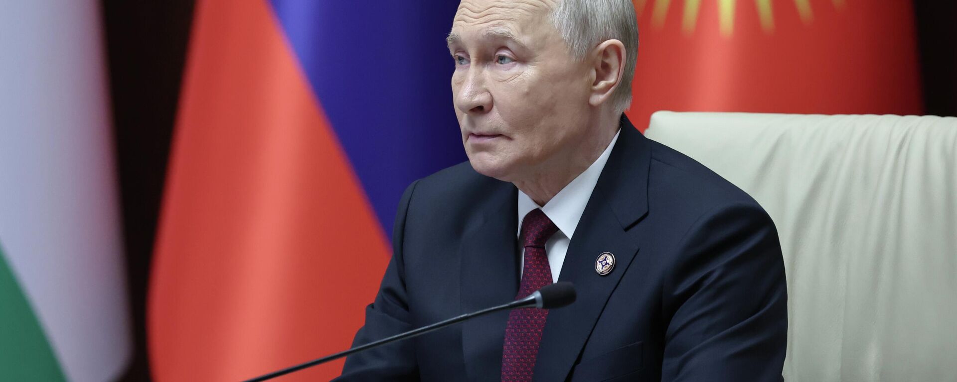 Прэзідэнт Расіі Уладзімір Пуцін на сесіі Савета калектыўнай бяспекі АДКБ у Бішкеку - Sputnik Беларусь, 1920, 27.11.2025