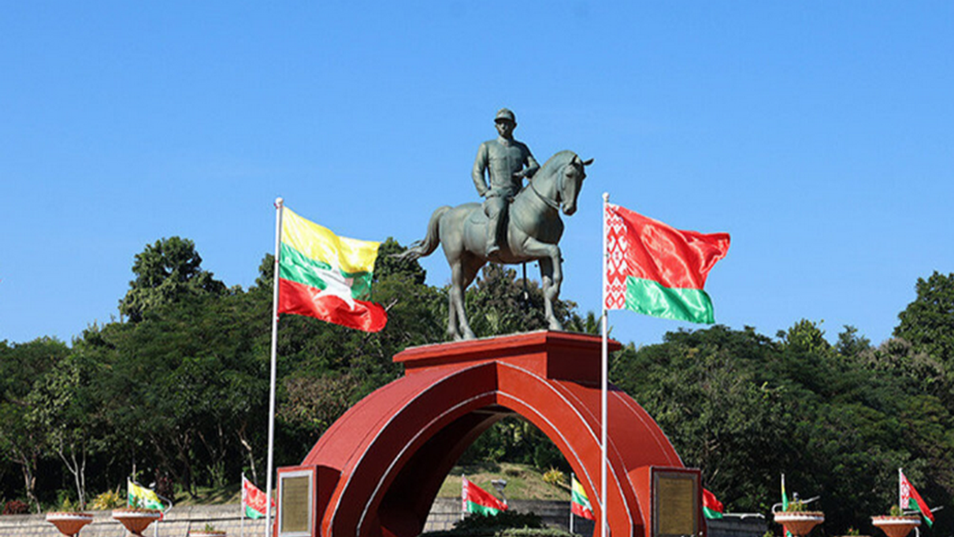 Лукашенко: Беларусь открыта к расширению сотрудничества с Мьянмой Лукашенко: Беларусь открыта к расширению сотрудничества с Мьянмой