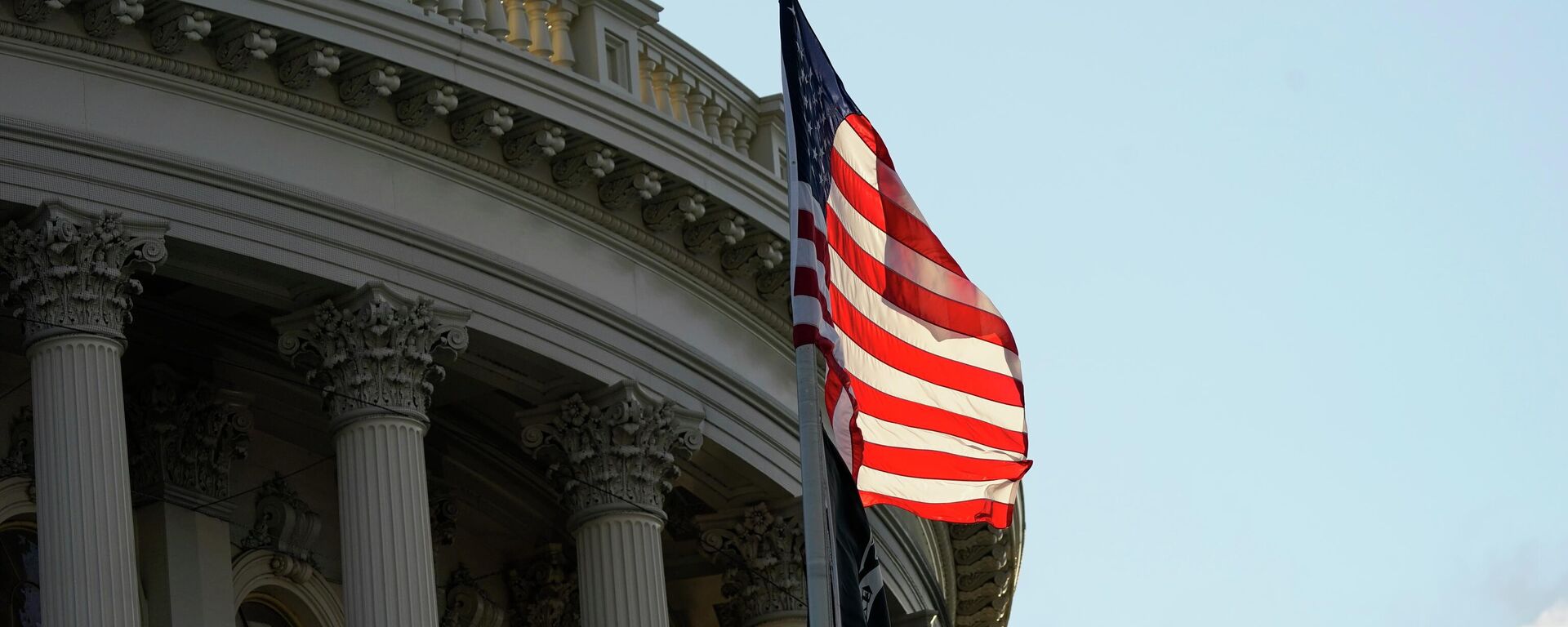 Флаг ЗША ля Капітолія - Sputnik Беларусь, 1920, 08.12.2025
