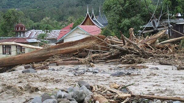 Последствия оползня в провинции Западная Суматра в Индонезии - Sputnik Беларусь