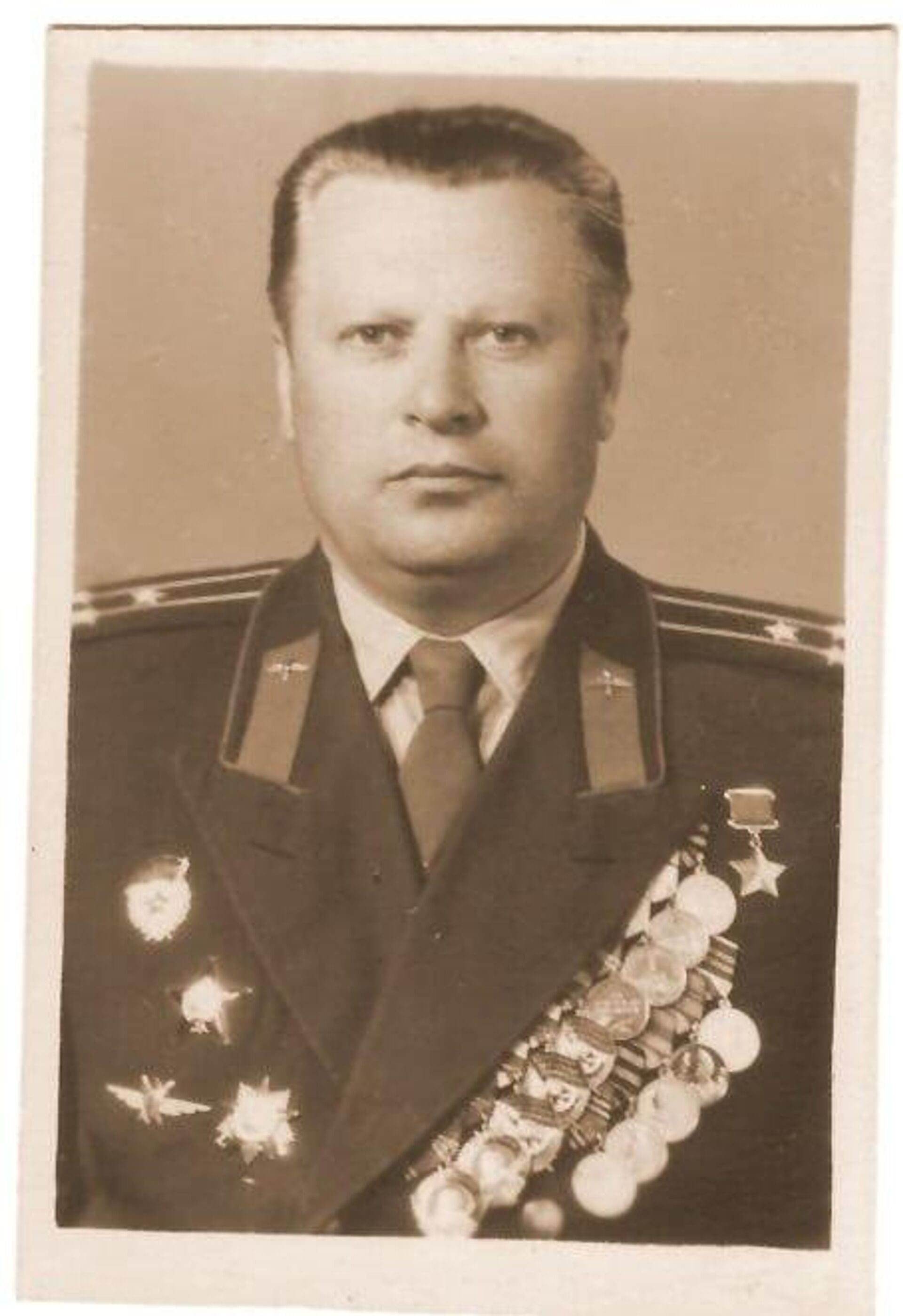 Герой Советского Союза, участник Великой Отечественной войны, летчик Антон Алехнович - Sputnik Беларусь, 1920, 29.11.2025