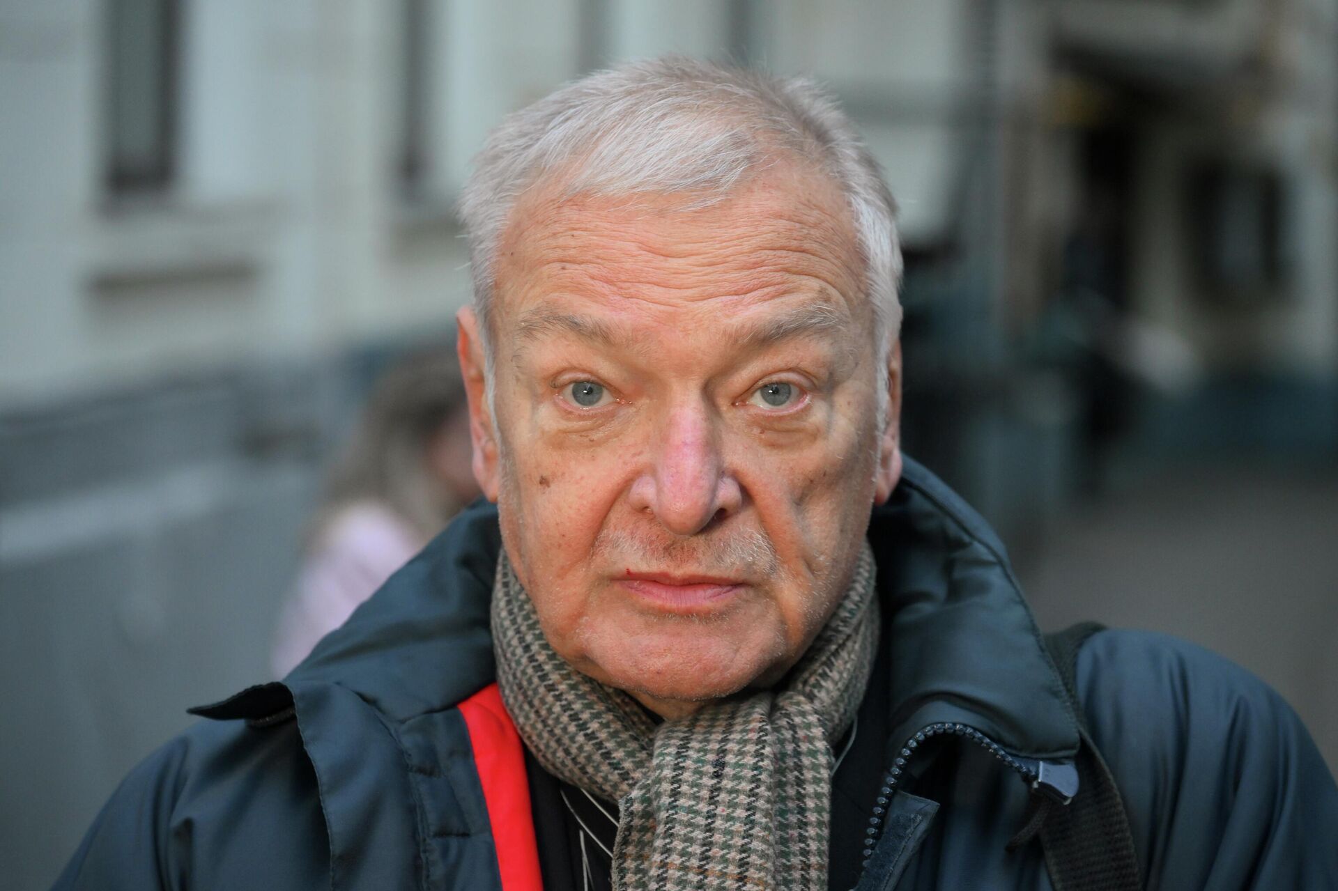 Актер Андрей Давыдов на церемонии прощания с народным артистом Всеволодом Шиловским.  - Sputnik Беларусь, 1920, 30.11.2025