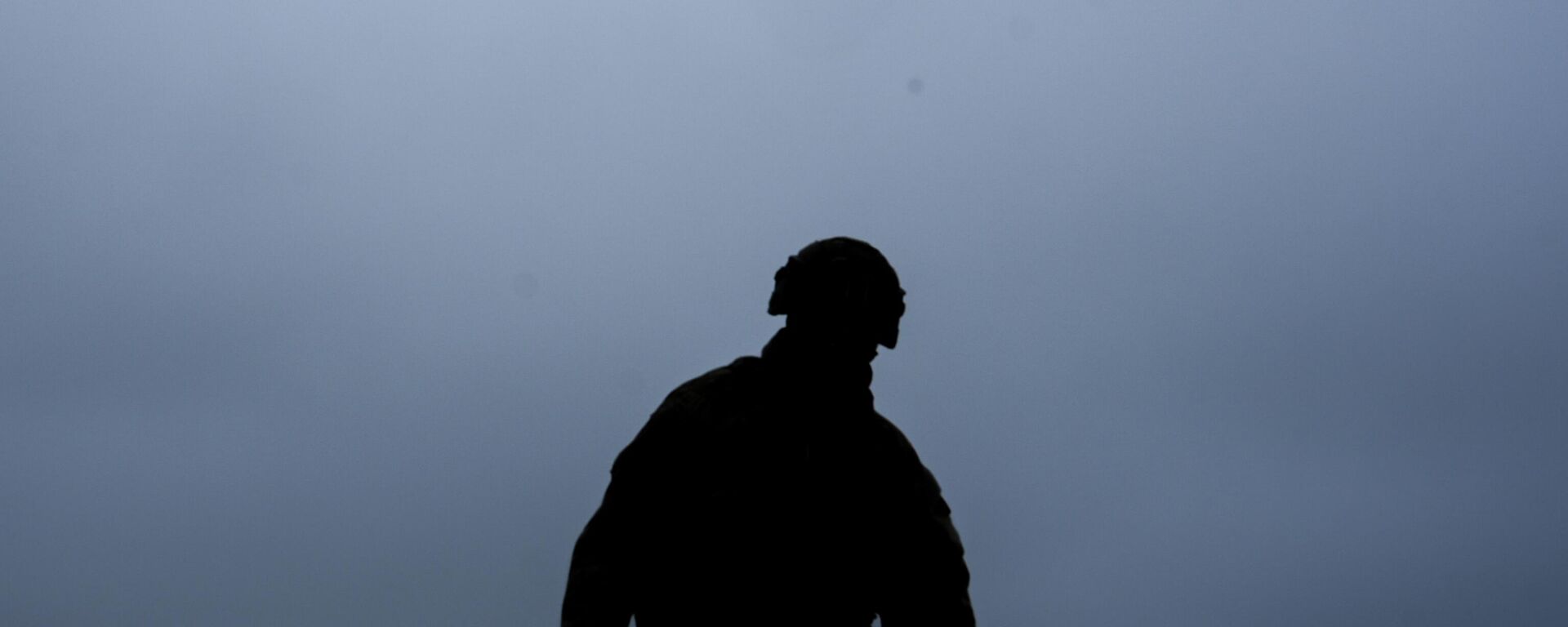 Украінскі салдат і дрон - Sputnik Беларусь, 1920, 09.12.2025