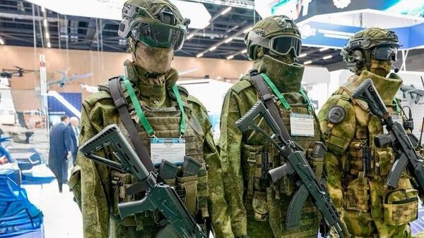 Индивидуальная боевая система Пластун  - Sputnik Беларусь