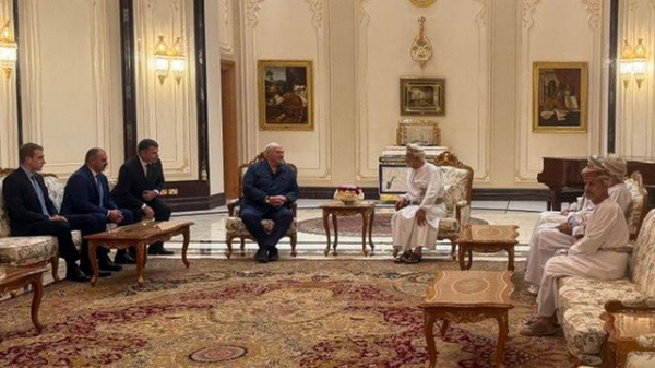 Прэзідэнт Беларусі Аляксандр Лукашэнка сустракаецца з Султанам Амана Хайсамам бен Тарэкам Аль Саідам - Sputnik Беларусь