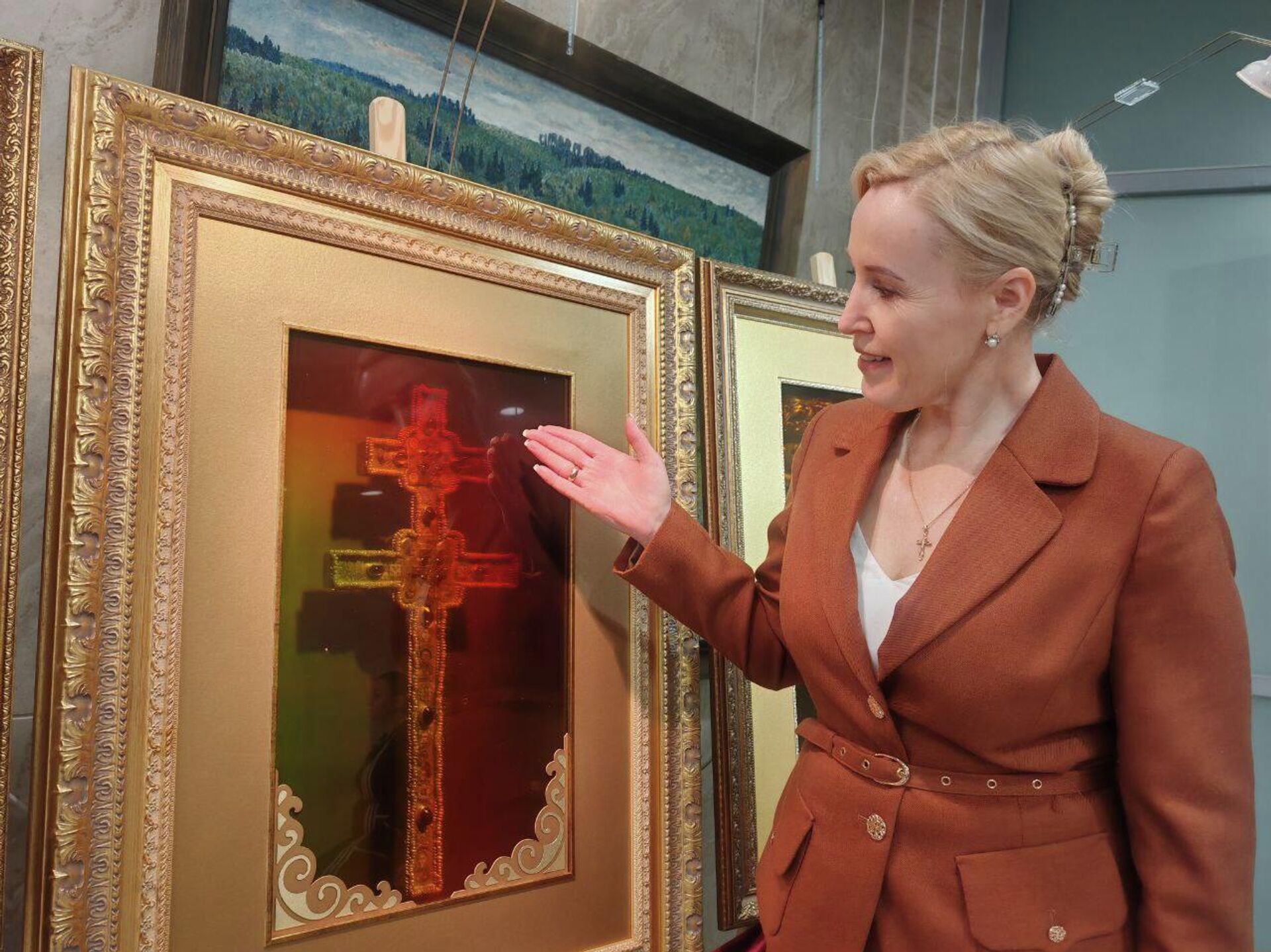 Точный голографический образ Креста Евфросиньи Полоцкой - Sputnik Беларусь, 1920, 02.12.2025