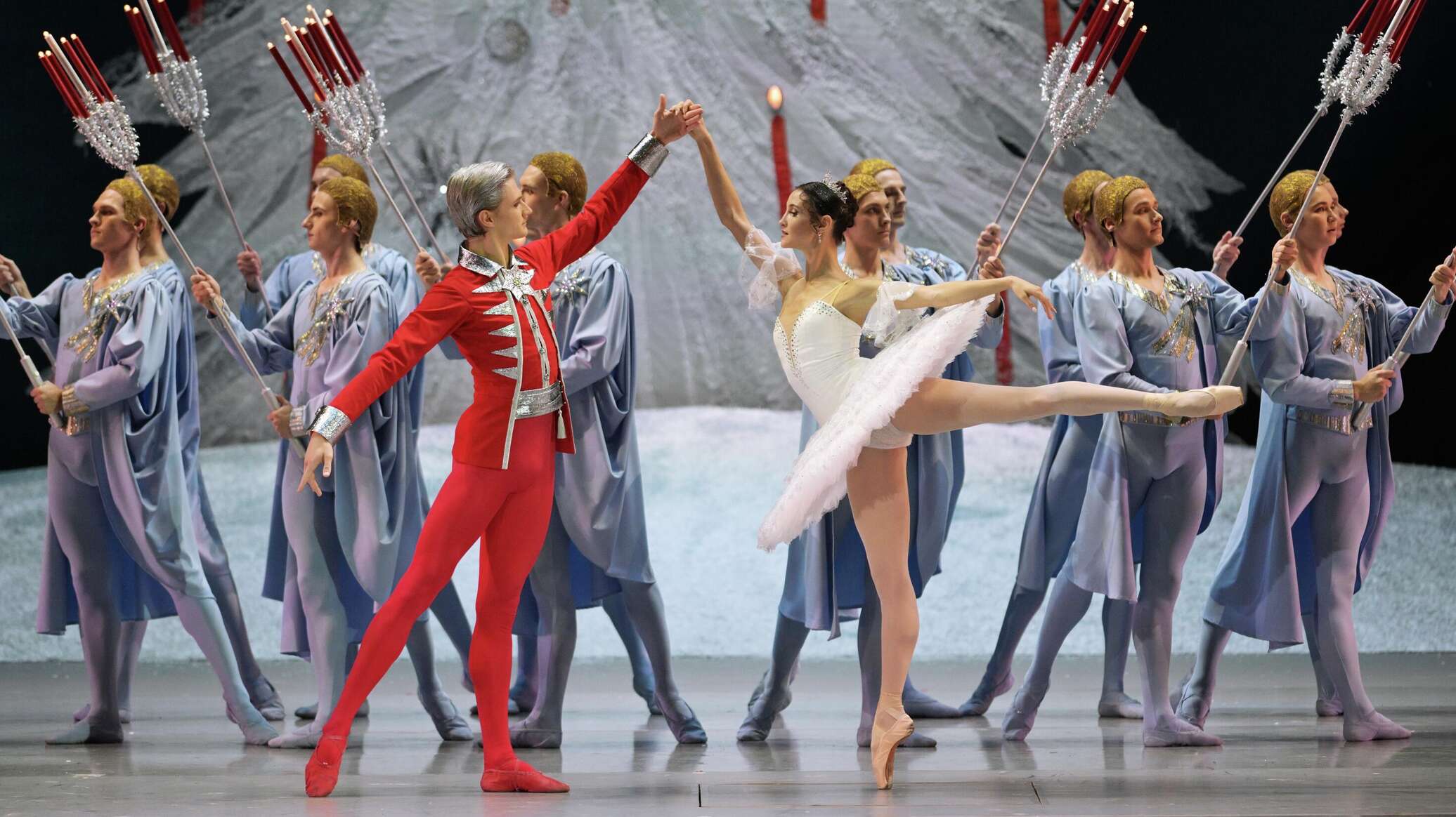 Четыре билета на «Щелкунчика» в Москве продали на торгах за ,5 тысячи Четыре билета на «Щелкунчика» в Москве продали на торгах за ,5 тысячи