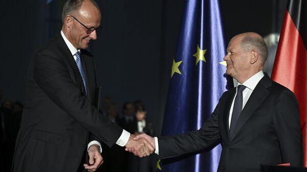 Фридрих Мерц и Олаф Шольц - Sputnik Беларусь