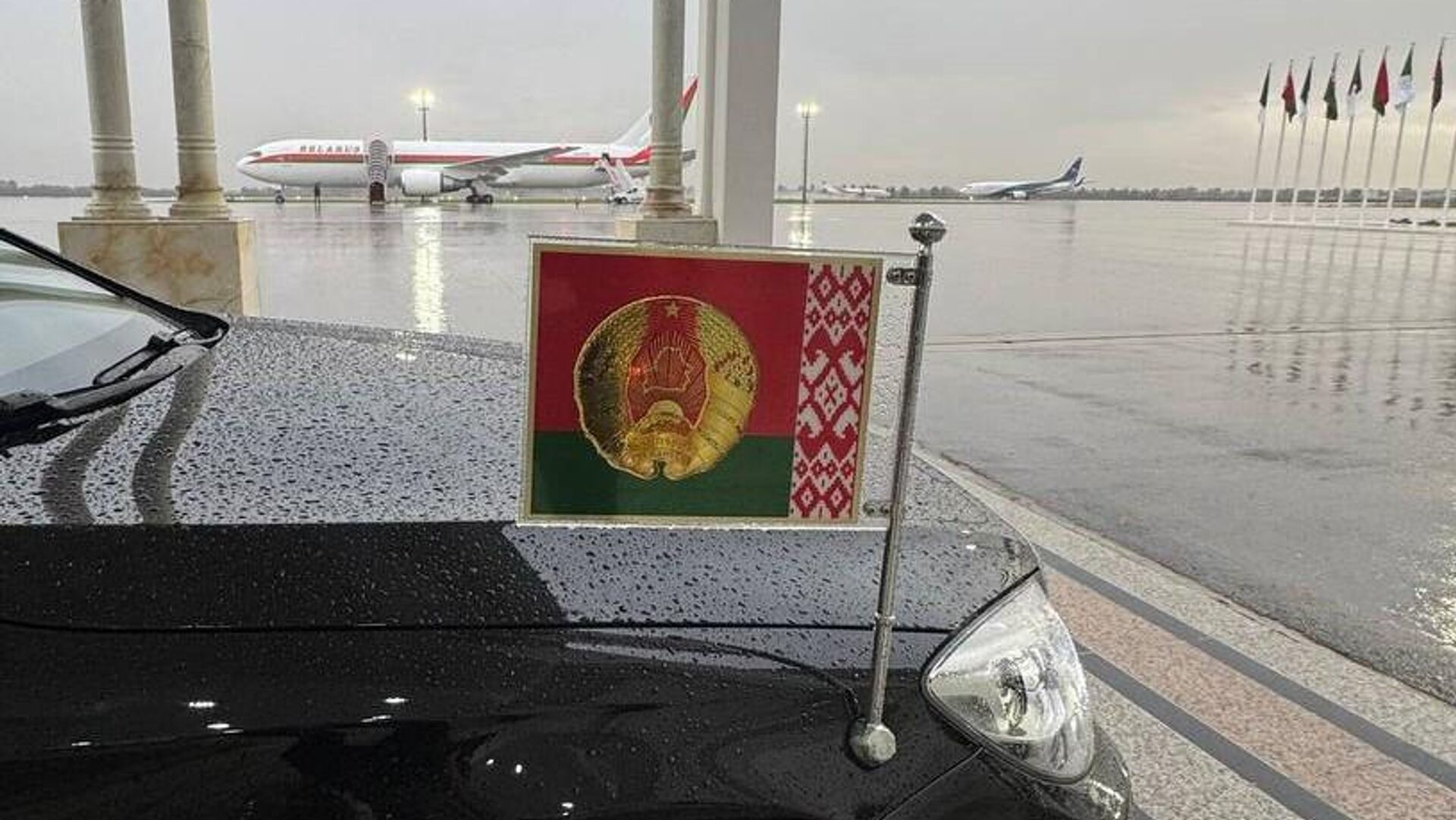 Лукашенко завершил официальный визит в Алжир и возвращается в Оман Лукашенко завершил официальный визит в Алжир и возвращается в Оман