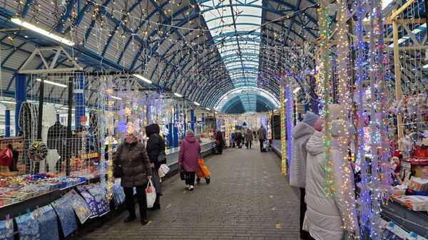 Комаровский рынок перед Новым годом - Sputnik Беларусь